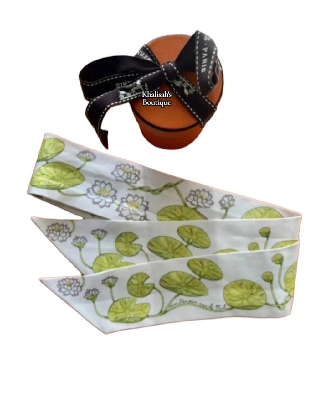 Hermes White/Green 'un Jardin sur le Nil' Silk Twilly Scarf Green Lily Pad Motif